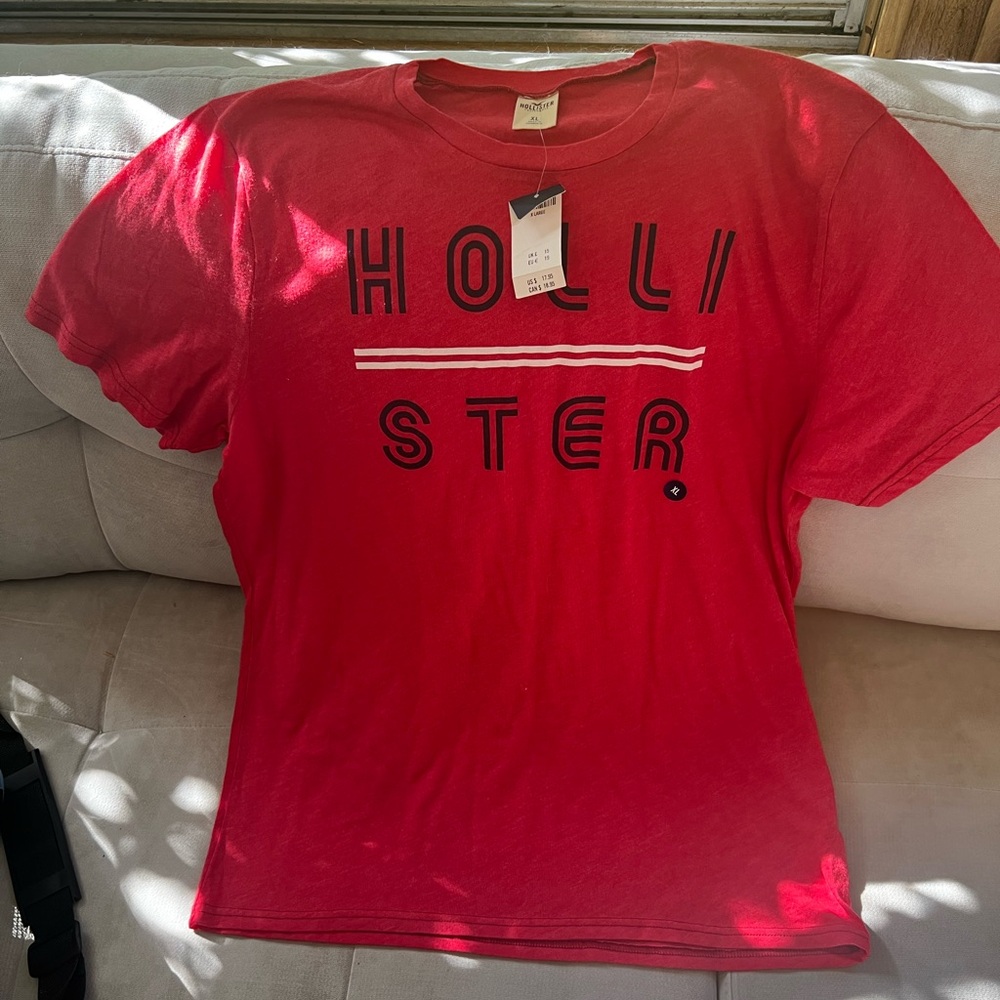 NEW Hollister Vibrant Red Graphic Tee